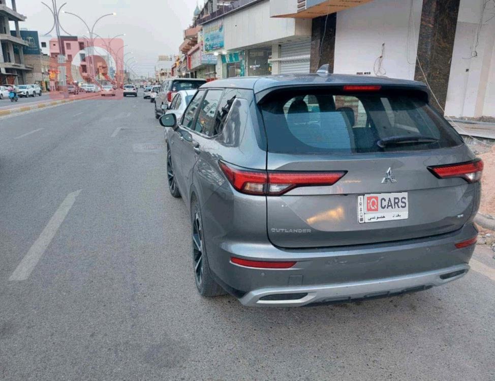 ميتسوبيشي اوتلاندر